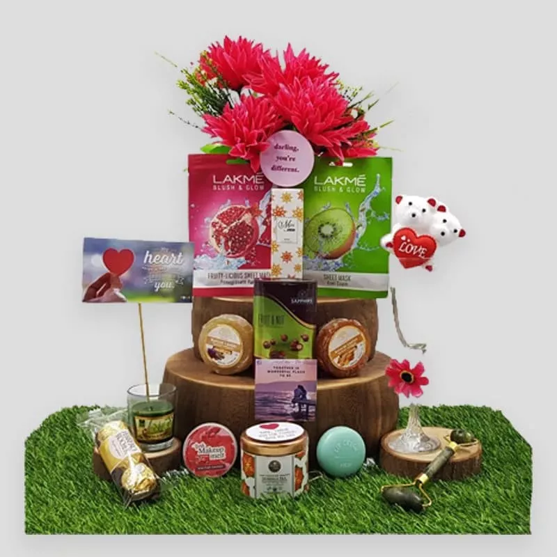 Anniversary Gifts Online  Wedding Gift Hampers  Boxes For Couples   Confetti Gifts